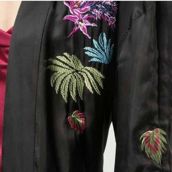 Cinq a sept aziza black multi embroidered kimono jacket robe M/L NWT msrp $795 - Picture 4 of 9